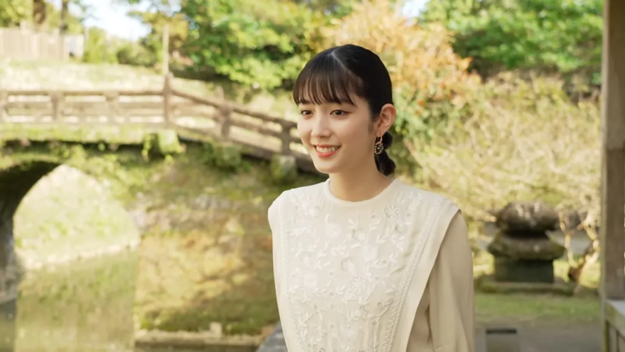 首里にあるときめき - 女優 松田るか
